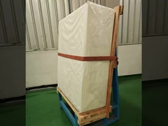 Plaque de verre aluminosilicate ultra-transparent pour le traitement du verre par revêtement antireflet AR