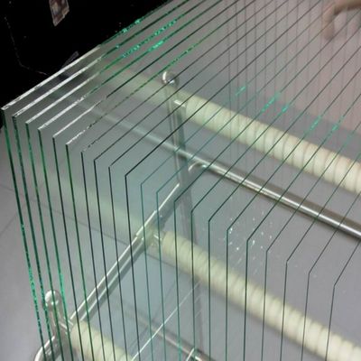 L'utilisation de la couche de verre pour le traitement du revêtement d'un écran OLED