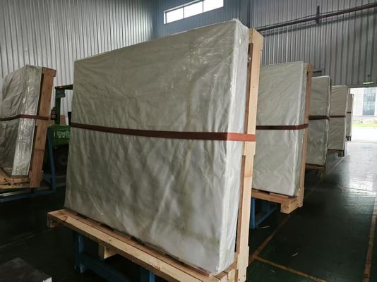 Bon prix Substrats de verre ultra-mince ultra-blanc au format XXL - faible défectuosité, rendement élevé en ligne