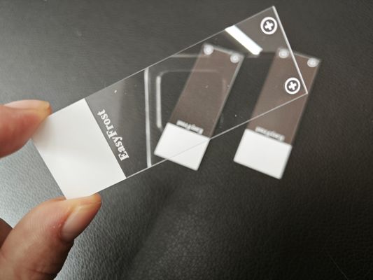 Bon prix Substrate de verre flottant à base d'aluminium-silicate ultra-blanc pour diapositives microscopiques 1,0 mm-1,2 mm Épaisseur DOL ≥ 500Mpa en ligne