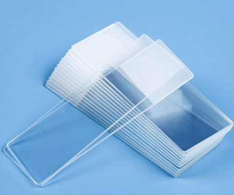 Bon prix Substrate de verre flottant à base d'aluminium-silicate ultra-blanc pour diapositives microscopiques 1,0 mm-1,2 mm Épaisseur DOL ≥ 500Mpa en ligne