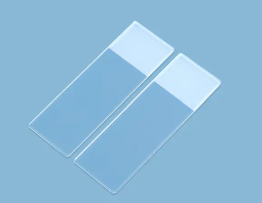 Bon prix Panneaux de verre brut ultra blanc : le choix ultime pour la fabrication de lames de microscope DOL ≥500Mpa en ligne